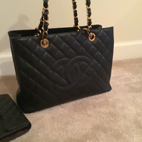 CHANEL Bag - Picture 13 of 16